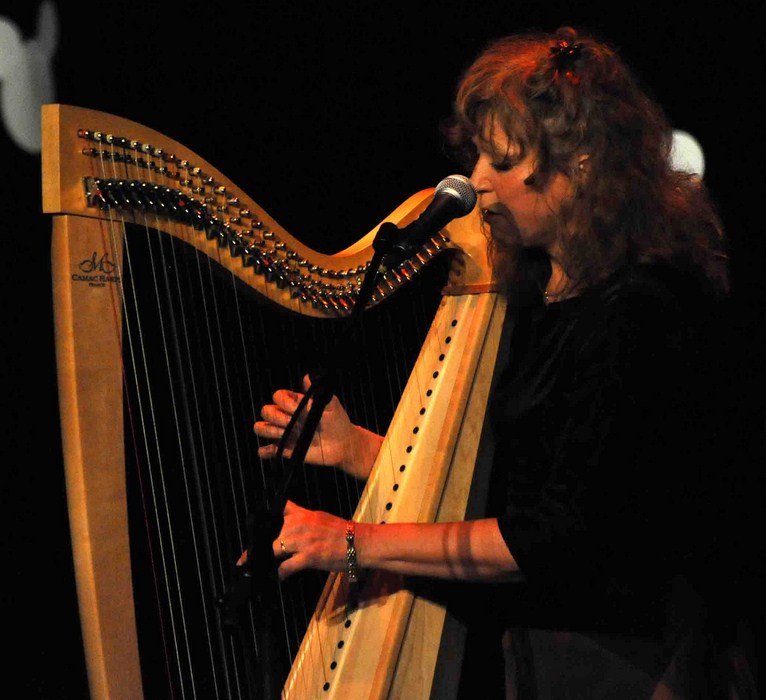 Fancy Cornwell et sa harpe celtique