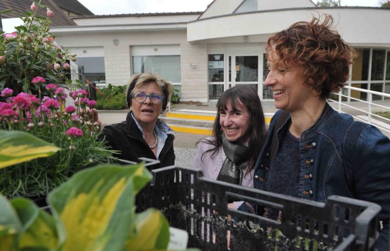 Villevaudé - bourse aux plantes 11