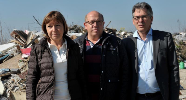 Villevaudé-le pin -déchets sortie autoroute 1