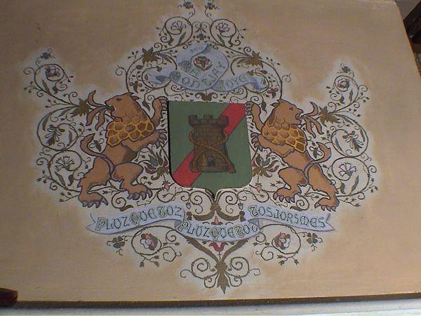 8 blason sur cheminée