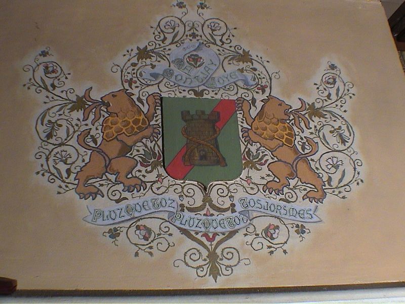 8 blason sur cheminée